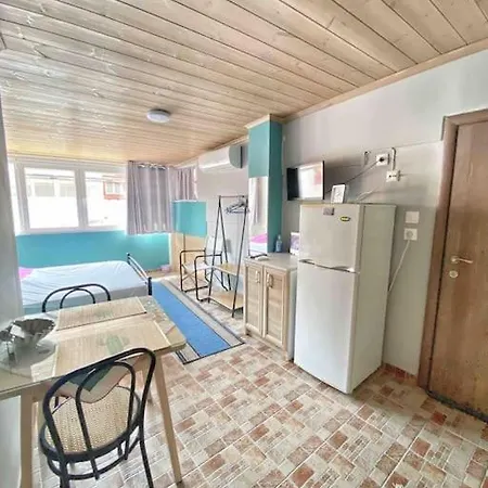 Cozy New Few Meters Away From Side. *