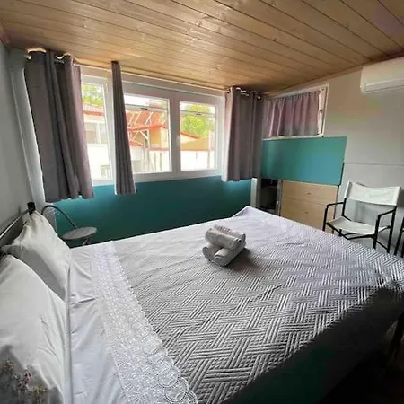 Cozy New Few Meters Away From Side. Leptokaryá