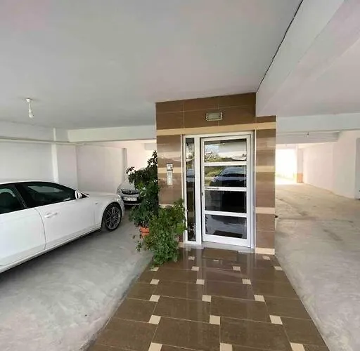 Cozy New Few Meters Away From Side. Apartment