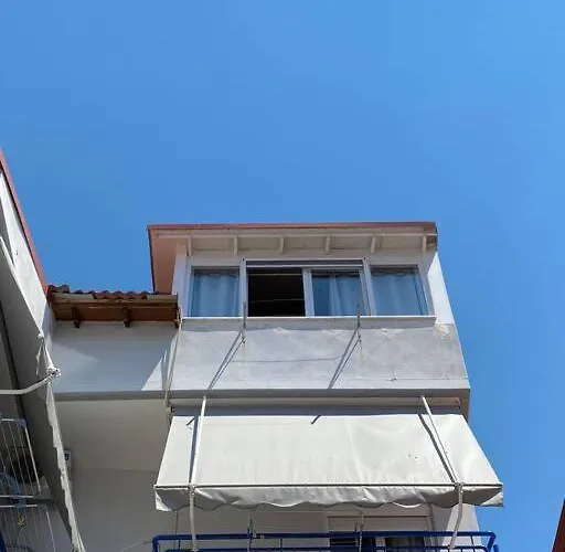 Apartment Cozy New Few Meters Away From Side. *