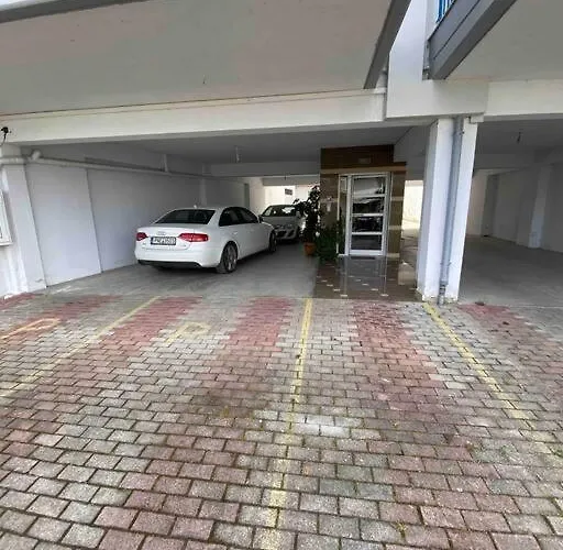 Cozy New Few Meters Away From Side. Apartment *